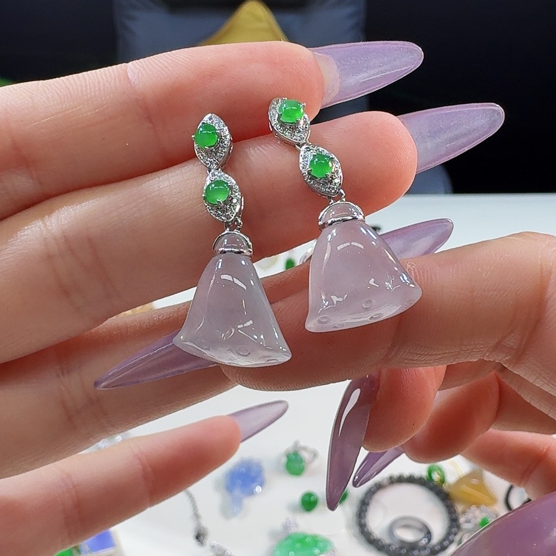 翡翠18K金镶嵌耳饰18 K镶嵌