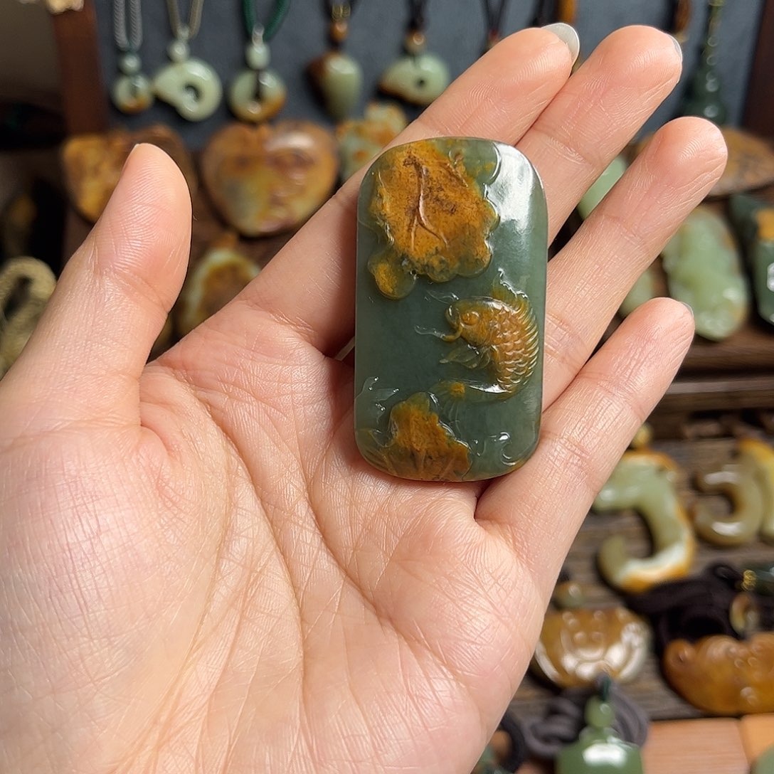 *****岫岩河磨玉（透闪石质玉）未镶嵌颈饰