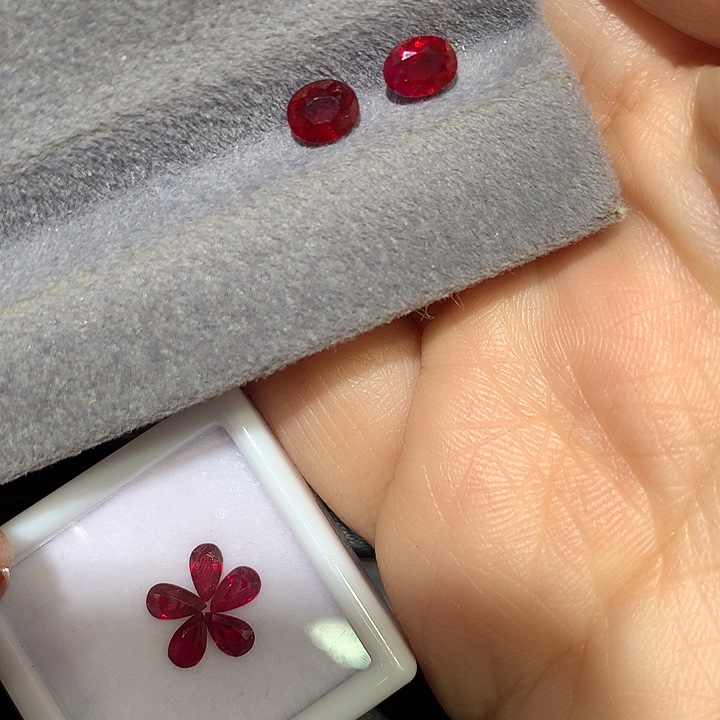 红宝石裸石鸽血红红宝石一对