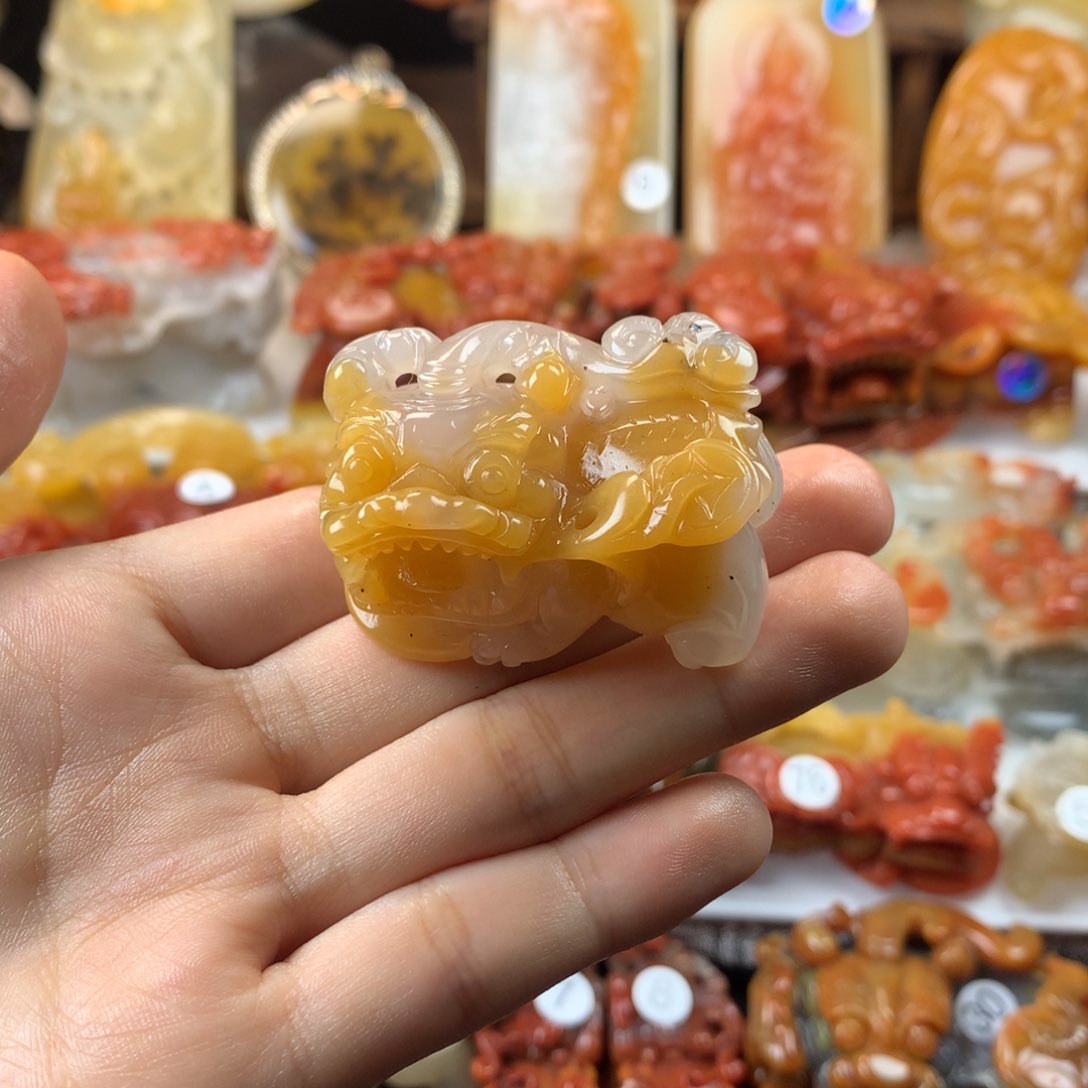 石英质玉（黄龙玉）挂件未镶嵌