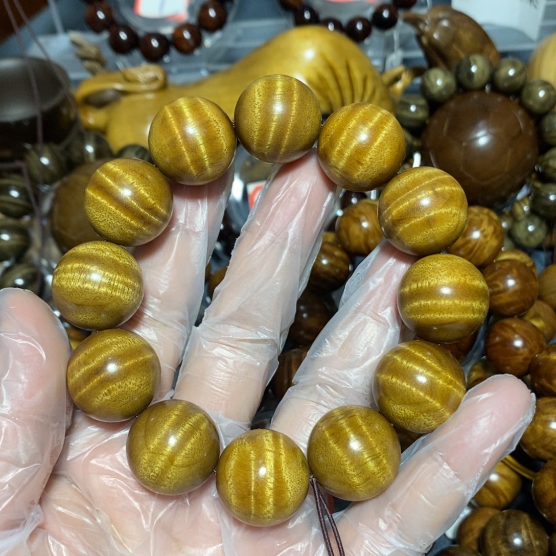金丝楠木雕工艺品20