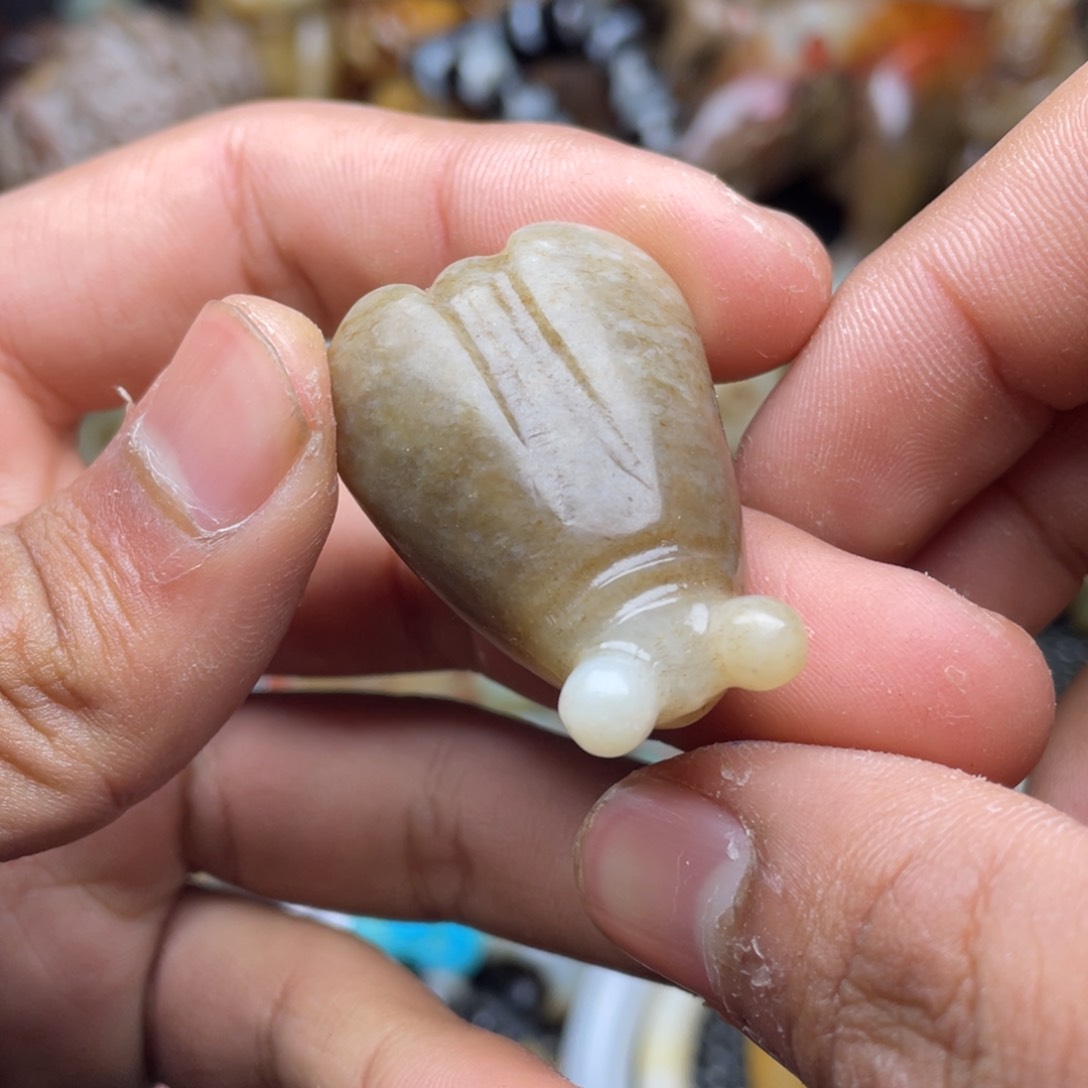 和田玉（糖玉）未镶嵌挂件