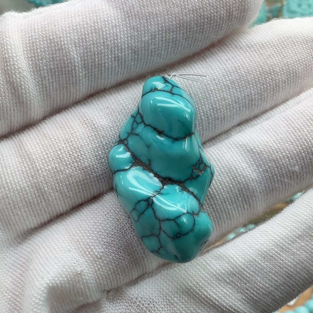 绿松石未镶嵌珠宝奇石