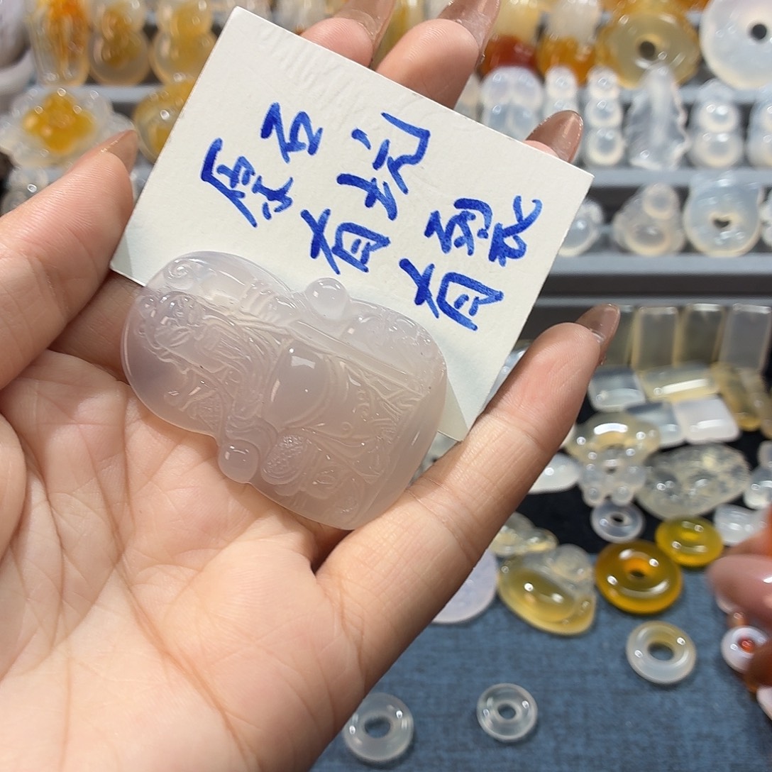 玛瑙/玉髓未镶嵌颈饰