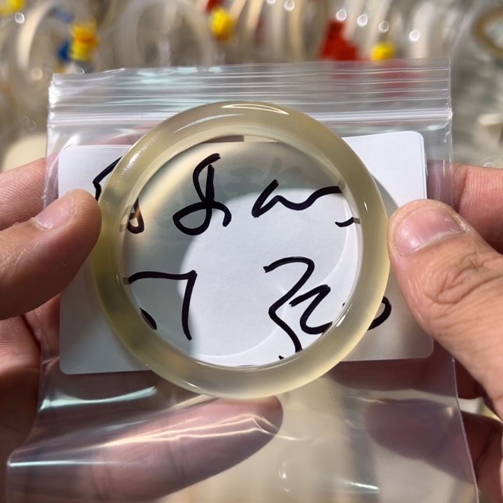 玛瑙/玉髓手镯未镶嵌白*心