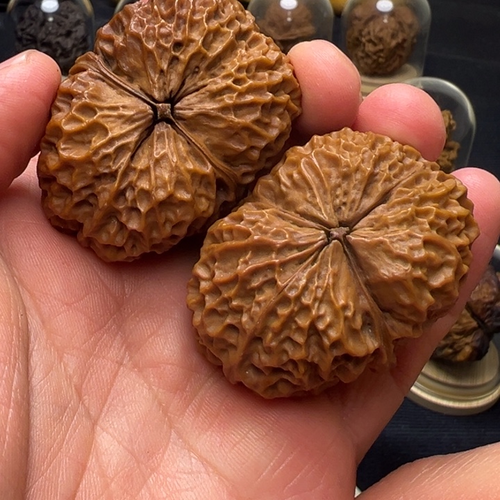 文玩核桃把件玛瑙红石铫47mm