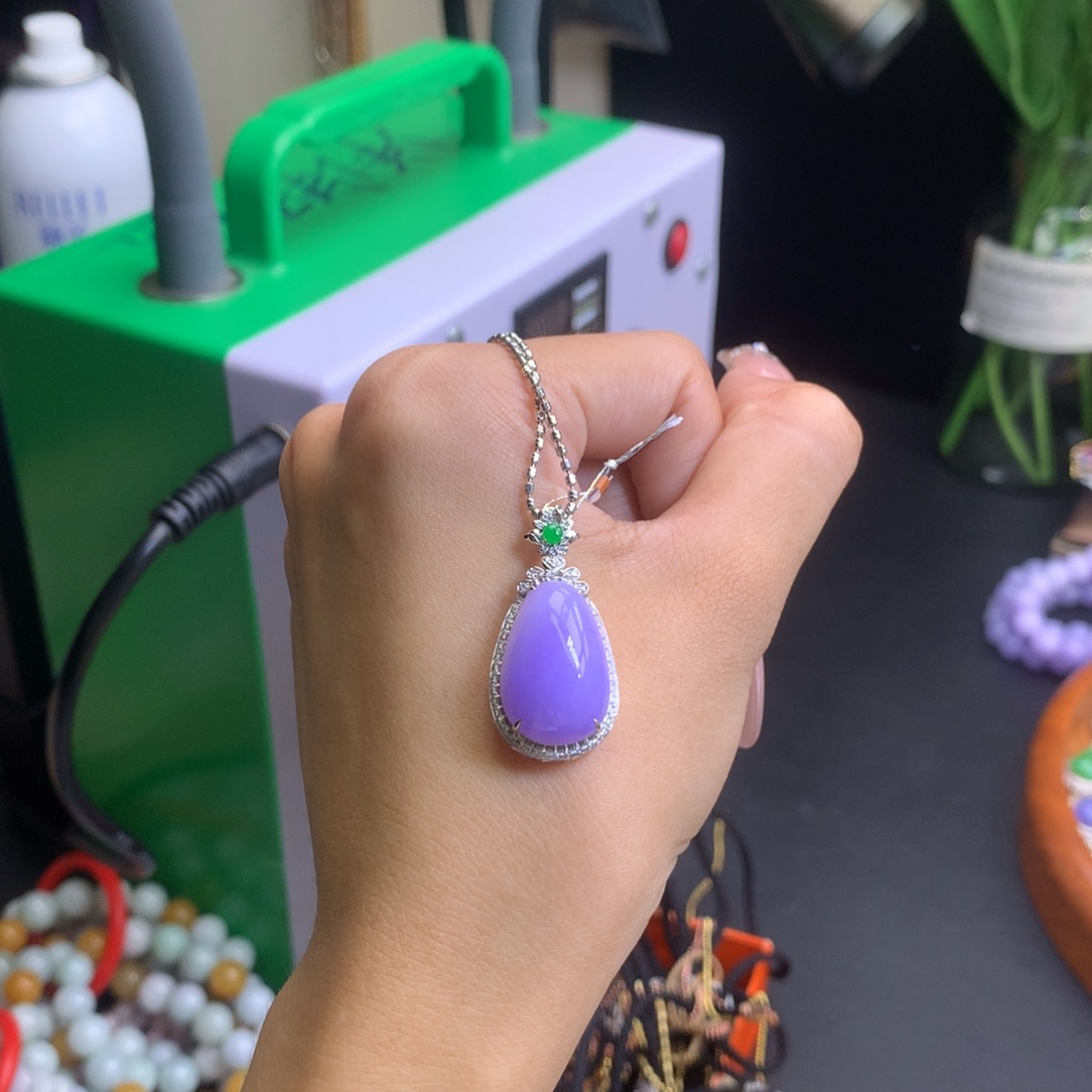 好***连翡翠18K金镶嵌颈饰