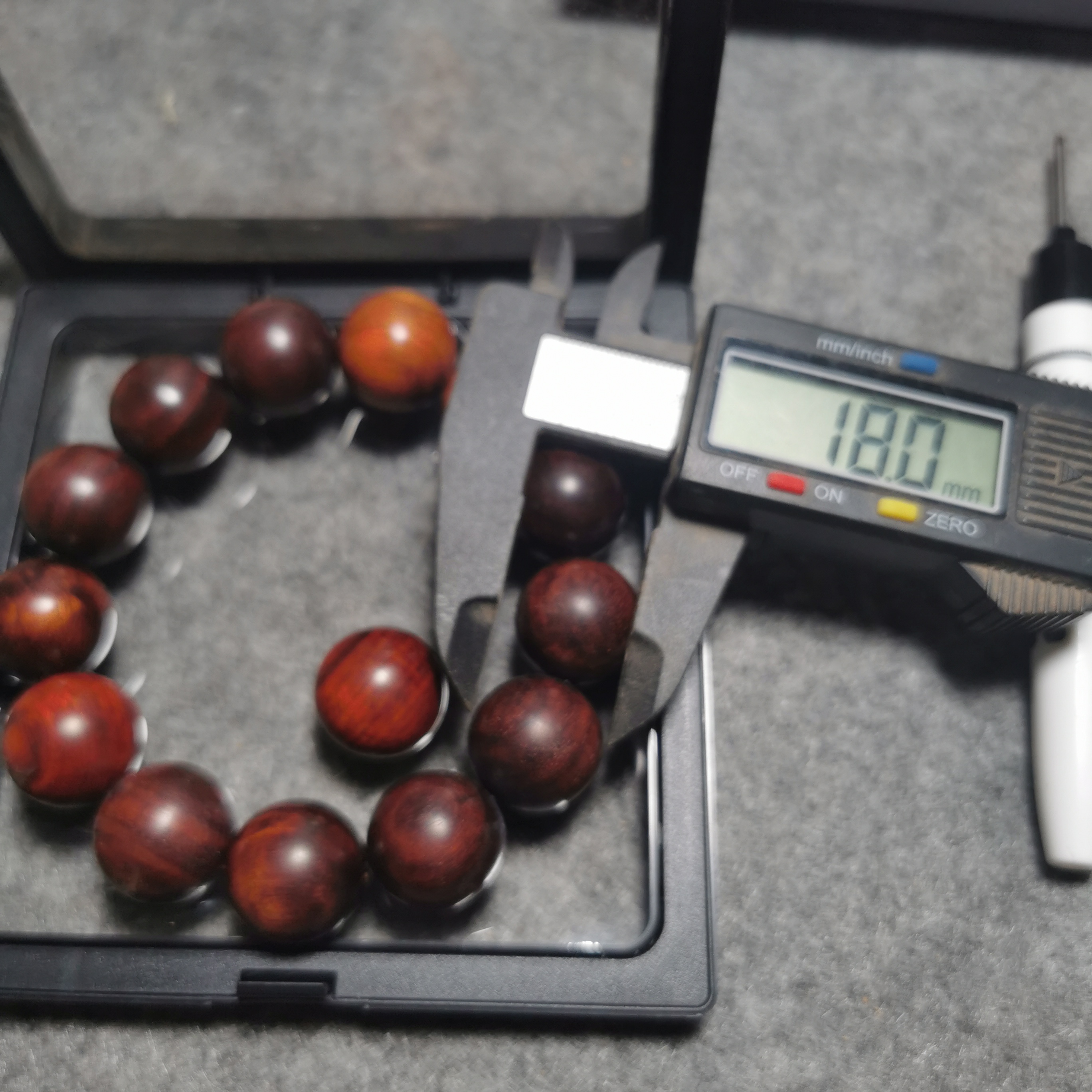 11，小叶紫檀卡18尺寸13颗加1。纯手工制作无科技一物一拍。