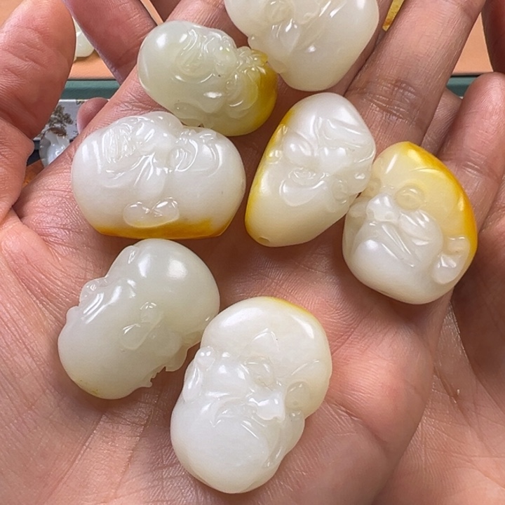 怀***旧和田玉未镶嵌颈饰