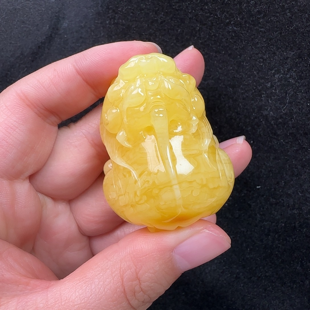 蜜蜡未镶嵌珠宝奇石