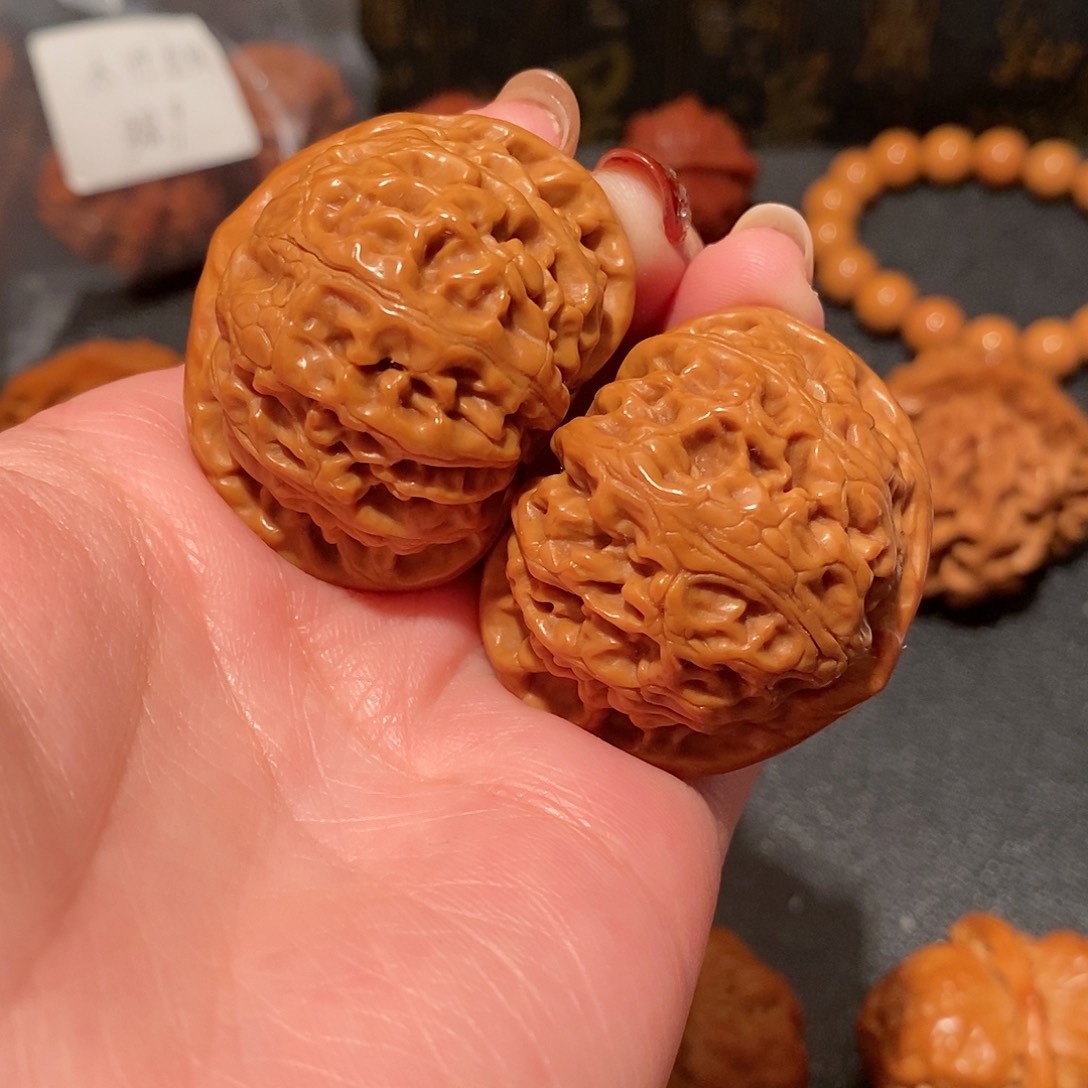 文玩核桃吊坠向***年宫灯