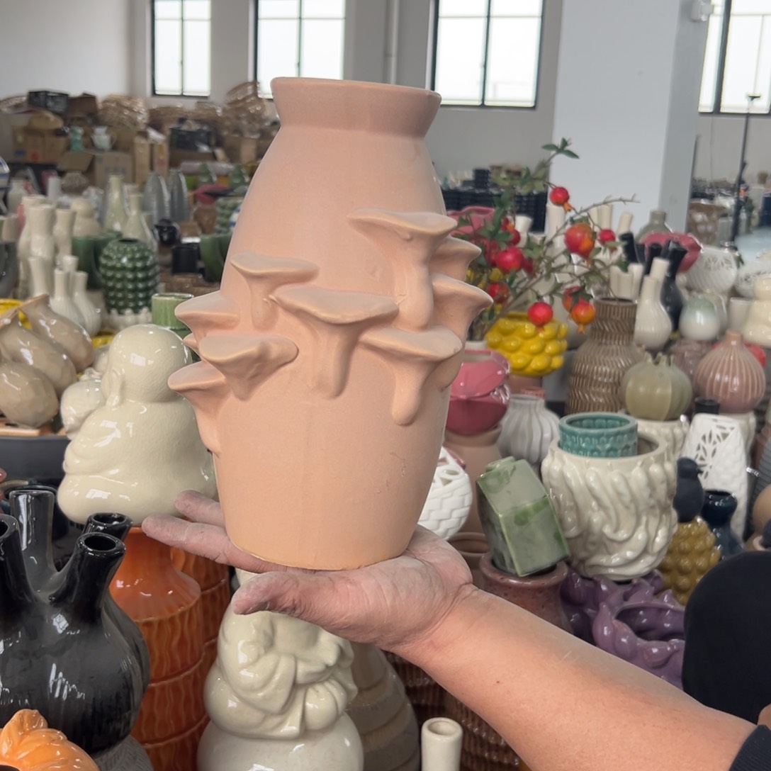 摆件60 号高中低温陶瓷瓶（部分微瑕）