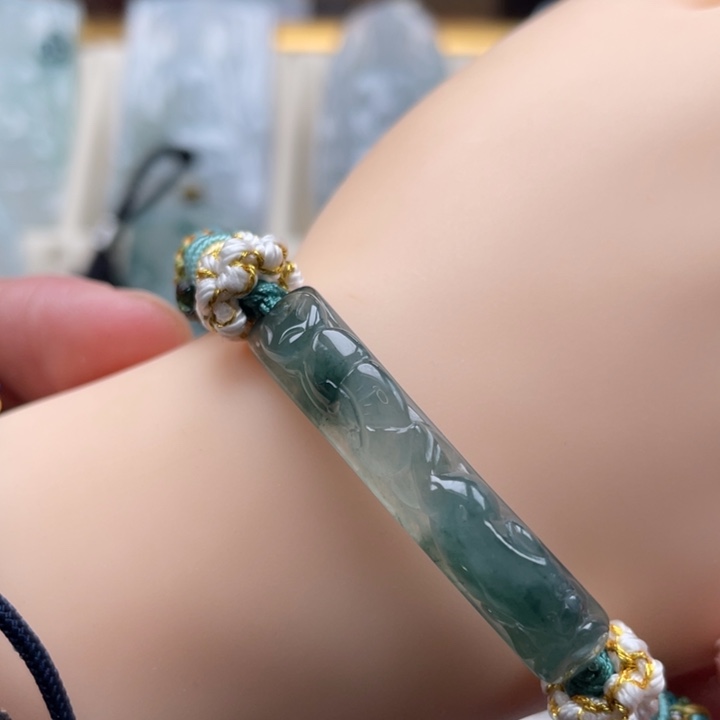 翡翠未镶嵌挂件玉