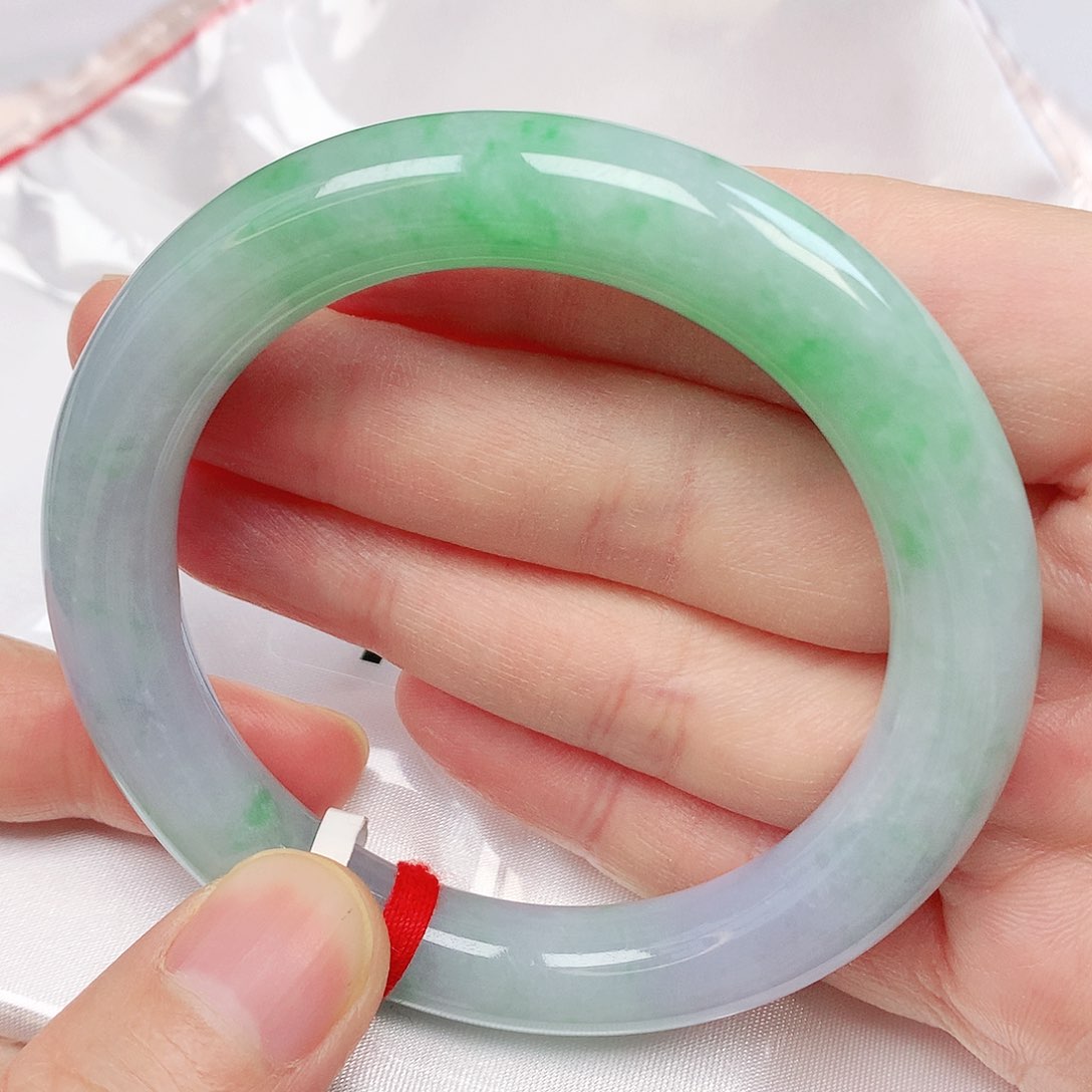 翡翠手镯未镶嵌抖音761