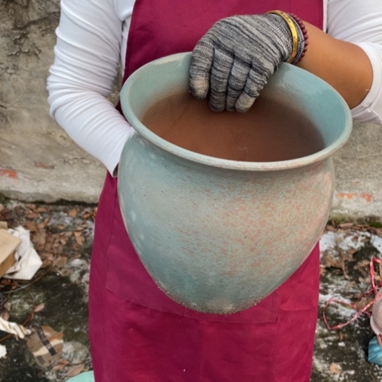 紫砂花盆口21高24瑕疵瑕疵