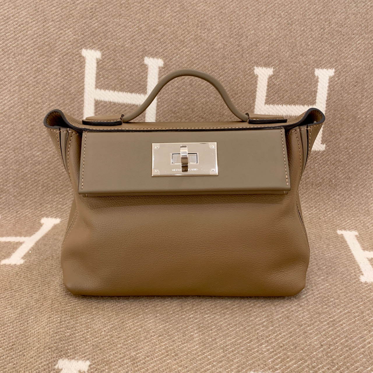 99新 Hermes/爱马仕 威马犬色 mini2424 银扣 