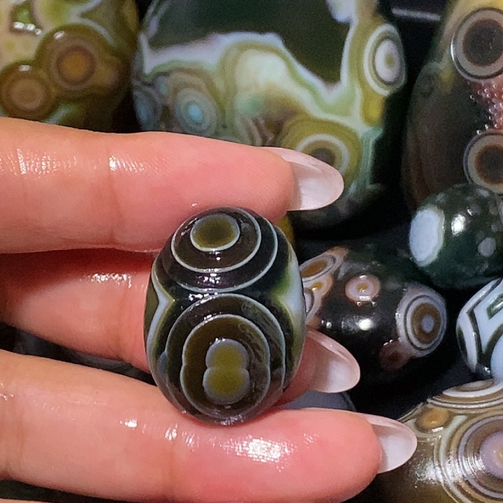 熙***沂玛瑙/玉髓未镶嵌珠宝奇石