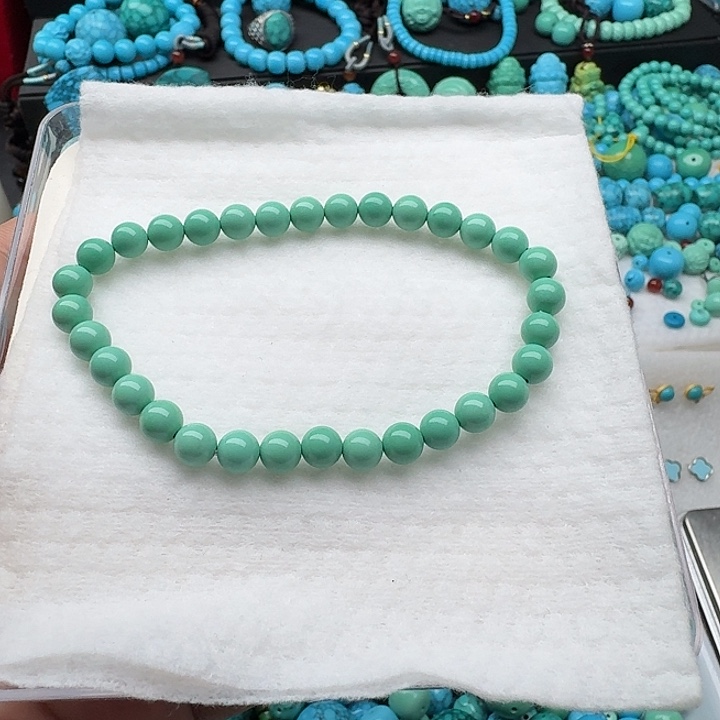 卡6➕绿圆珠手串一条