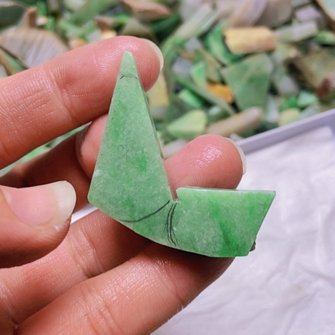 【闪购商品】翡翠颈饰未镶嵌A货