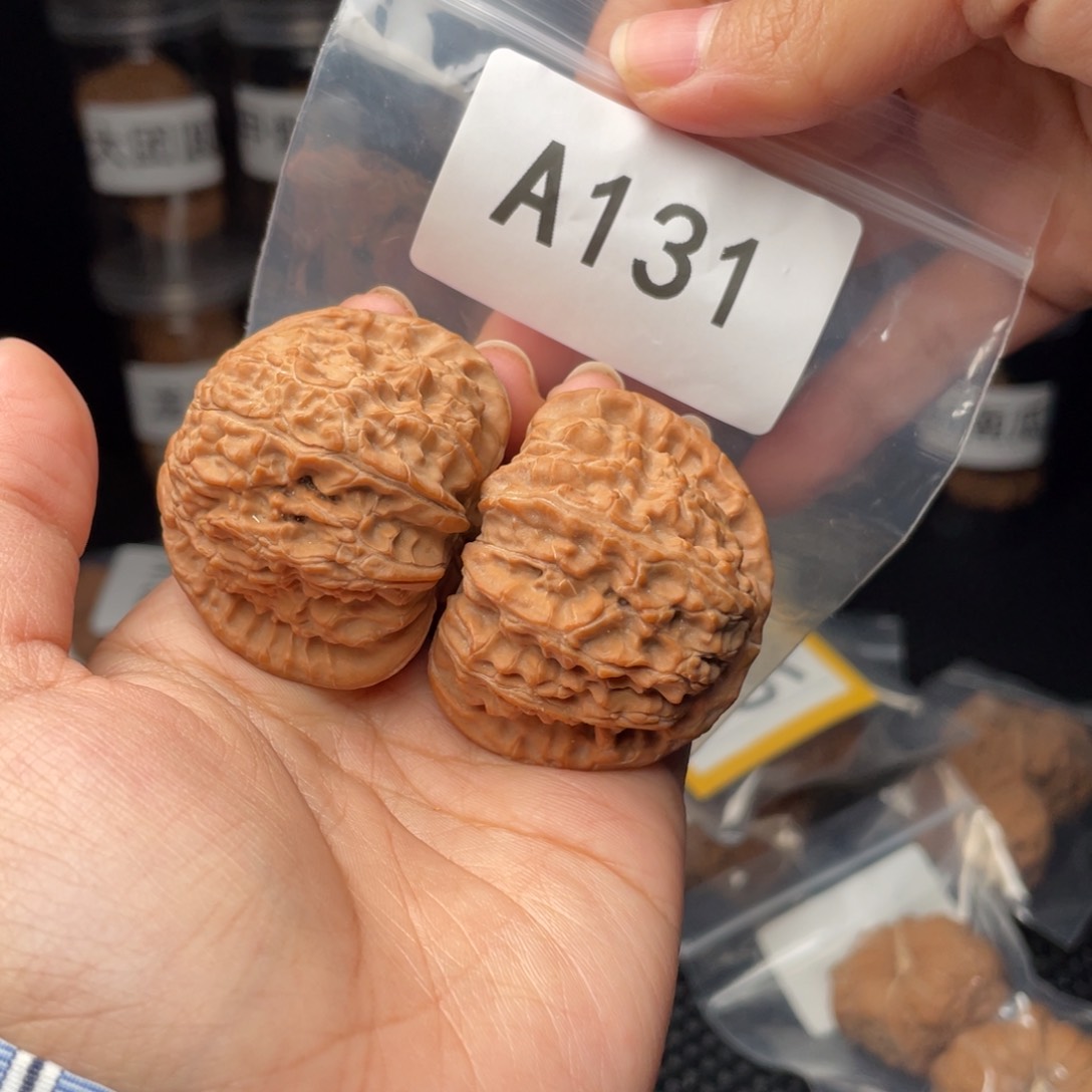 文玩核桃把件44闷白