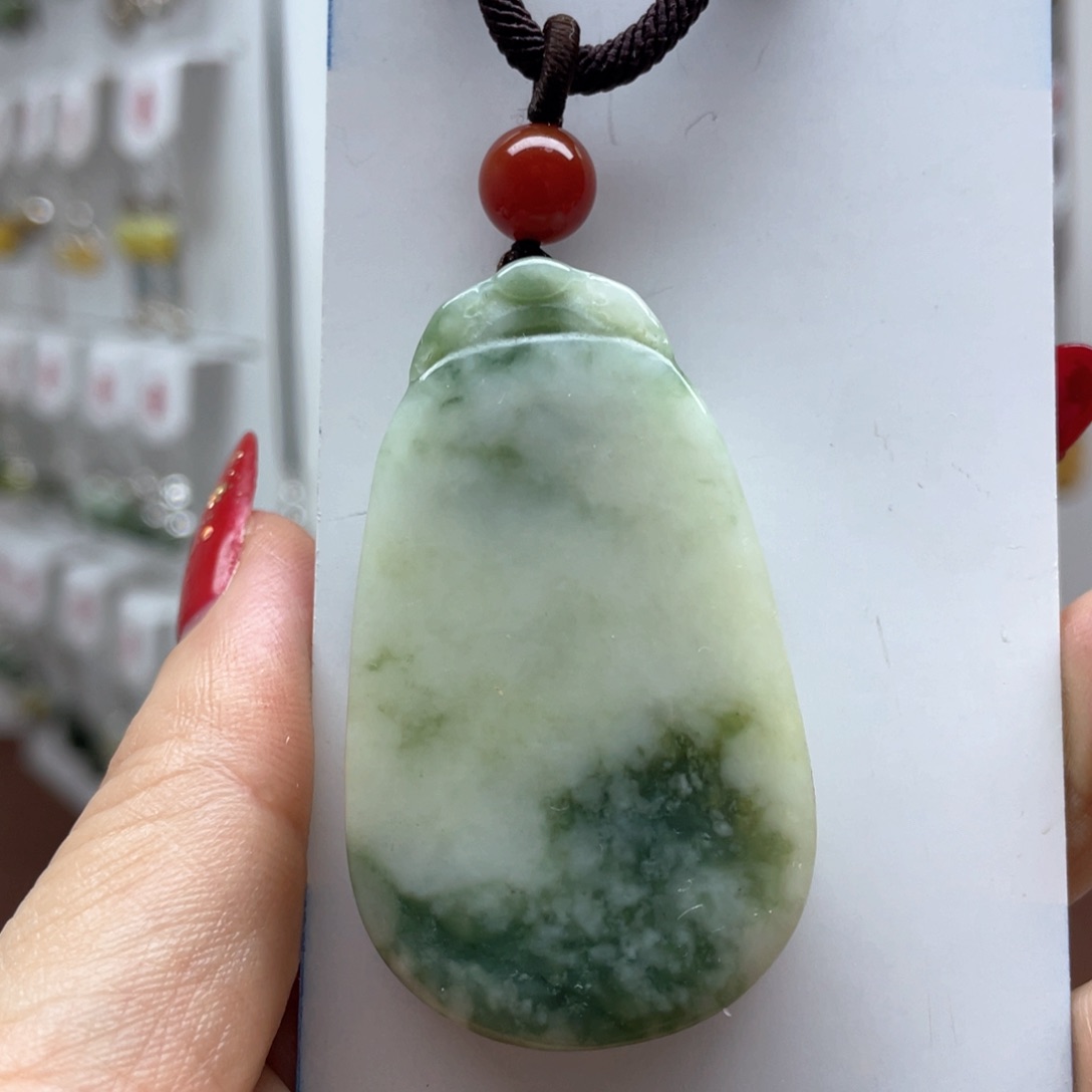 蛇纹石玉吊坠未镶嵌