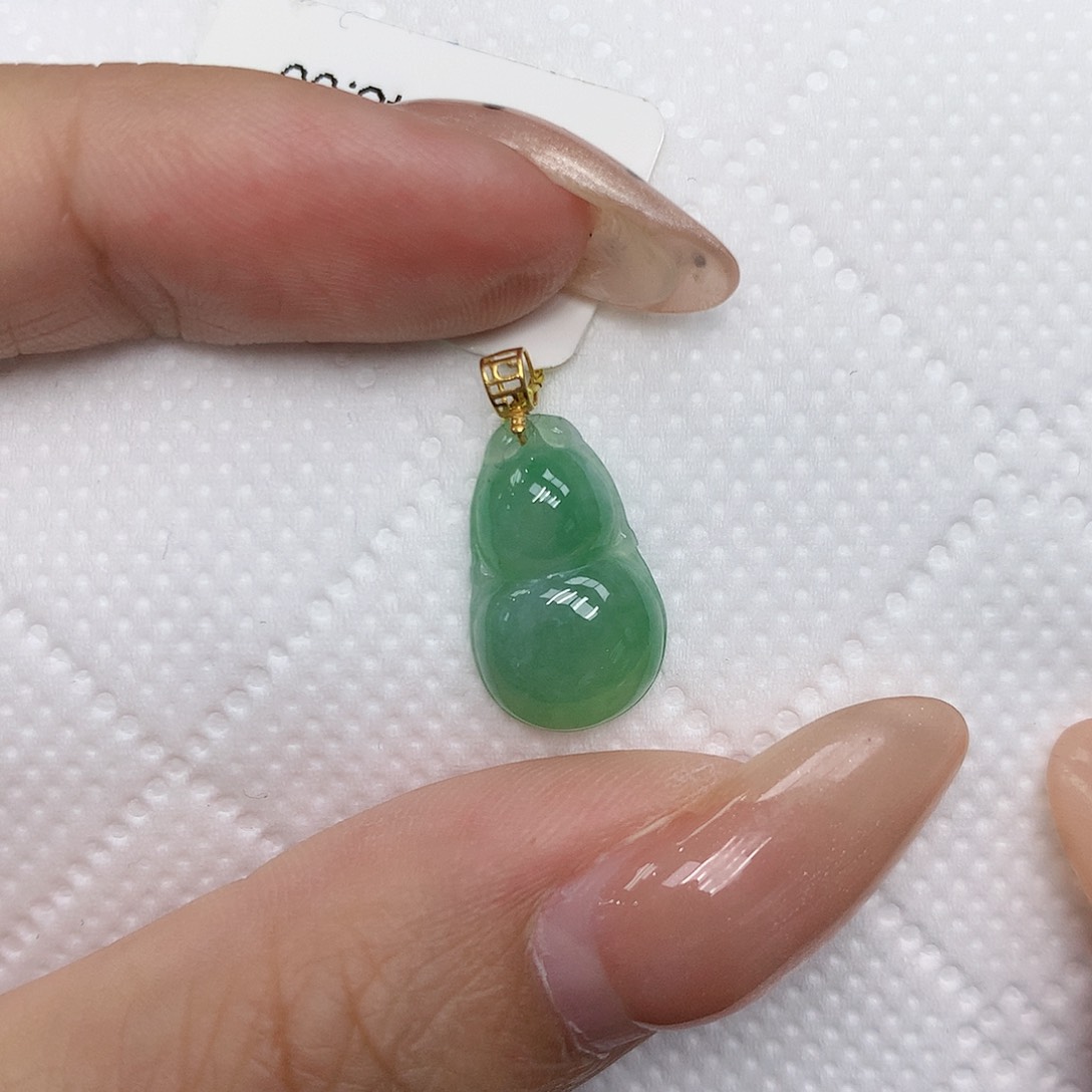 颈饰18K金镶嵌翡翠