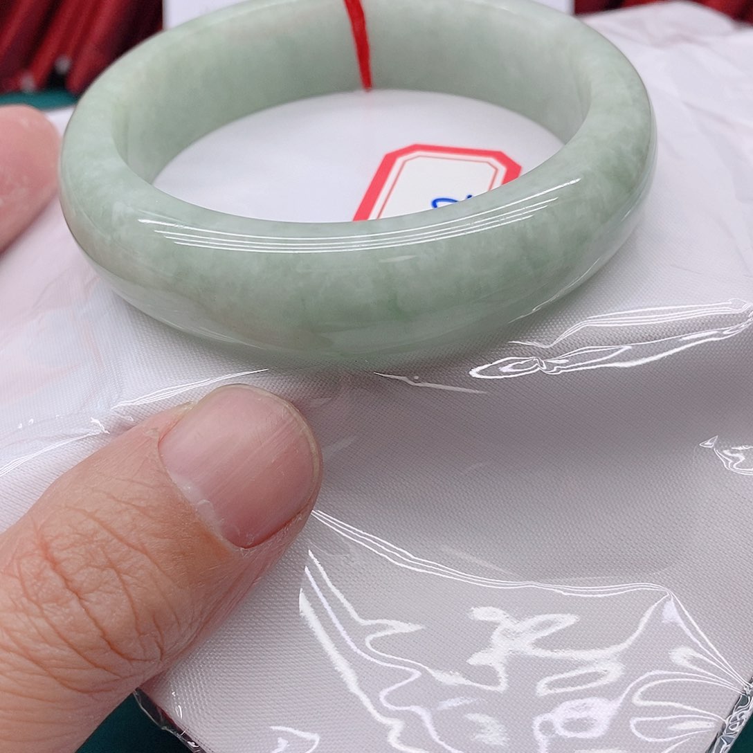 翡翠手镯未镶嵌恬*02222222222