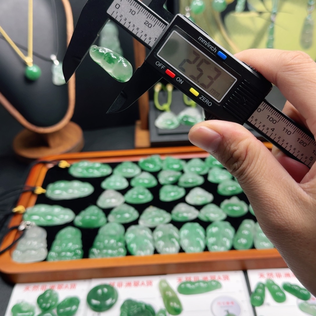 花岗石铁合金非洲翠精品高冰吊坠