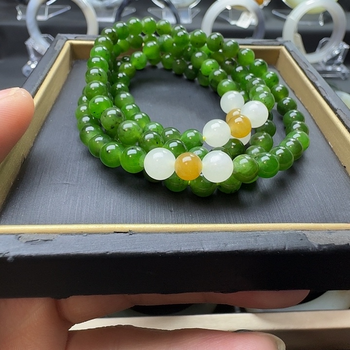 繁***沫和田玉未镶嵌手链