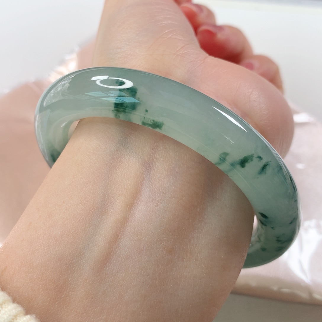 未镶嵌手镯翡翠 圆条243⭐⭐⭐⭐⭐强烈推荐