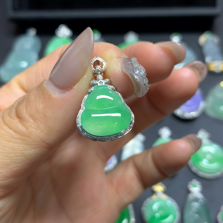 【闪购商品】翡翠颈饰18K金镶嵌吊坠