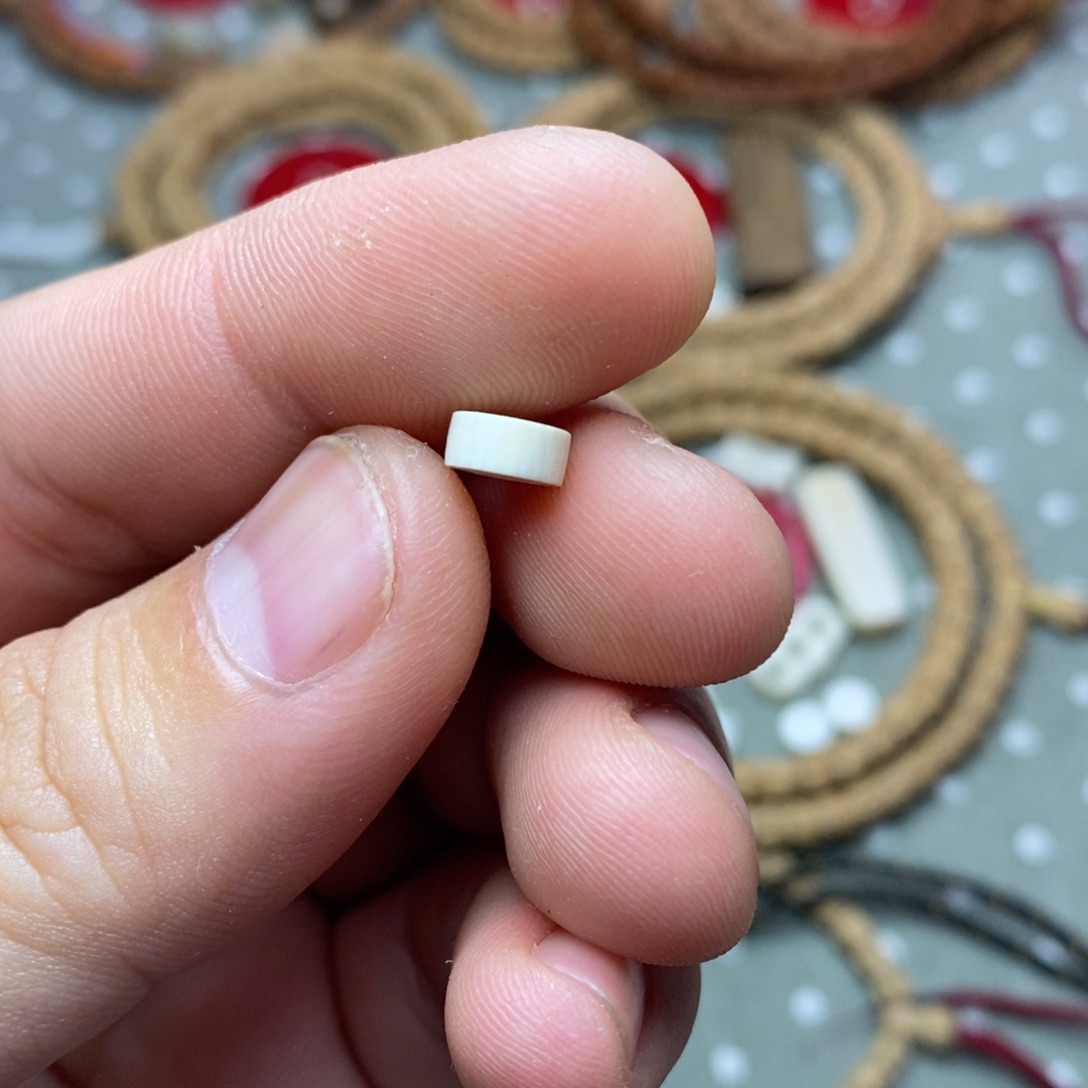 柏香籽/百香籽吊坠猛犸隔片6.9左右