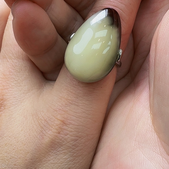 未镶嵌琥珀珠宝奇石