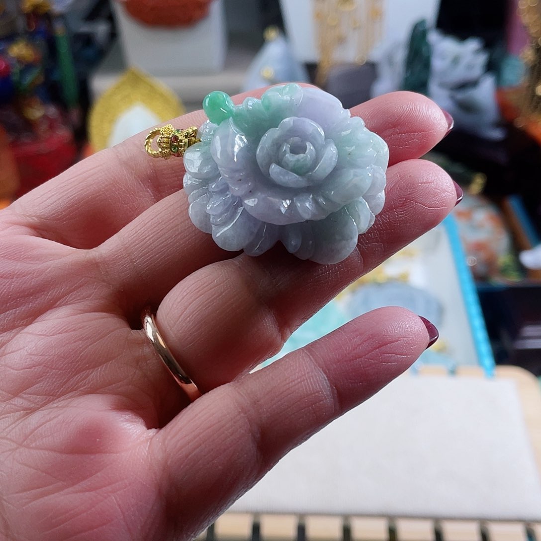 翡翠颈饰未镶嵌翡翠三彩花