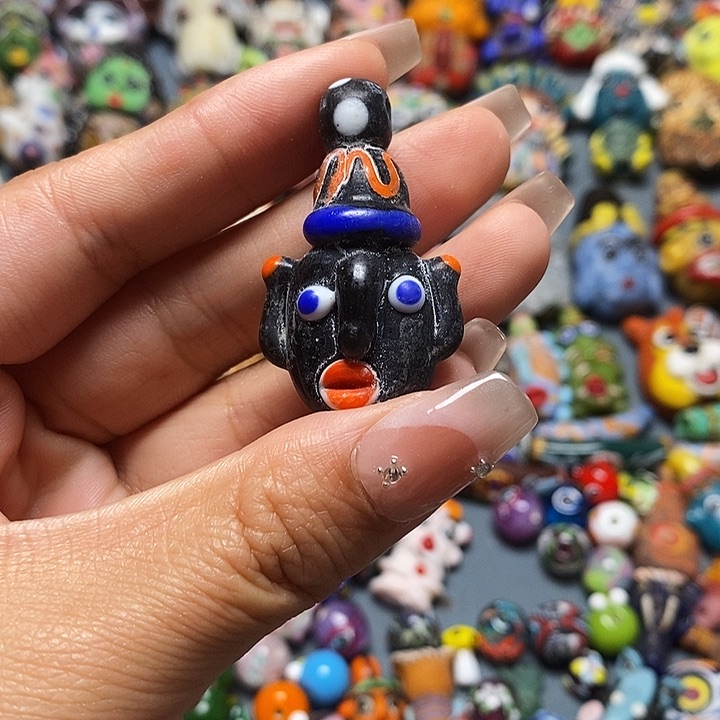 琉璃项链印度尼西亚黑鼻子