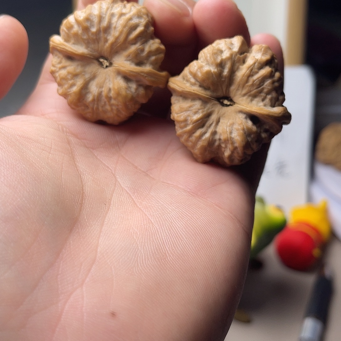 我***疼文玩核桃吊坠延庆