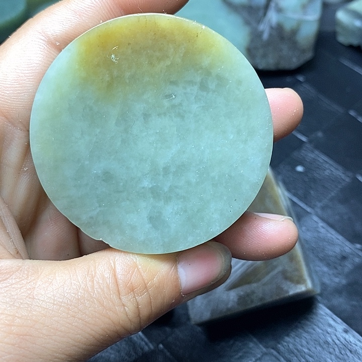 和田玉毛料未镶嵌