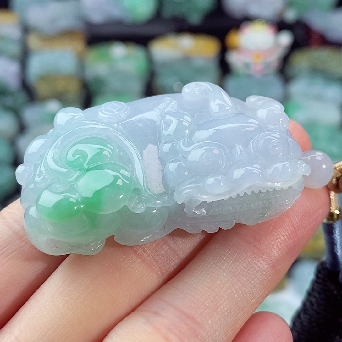 颈饰未镶嵌翡翠天然