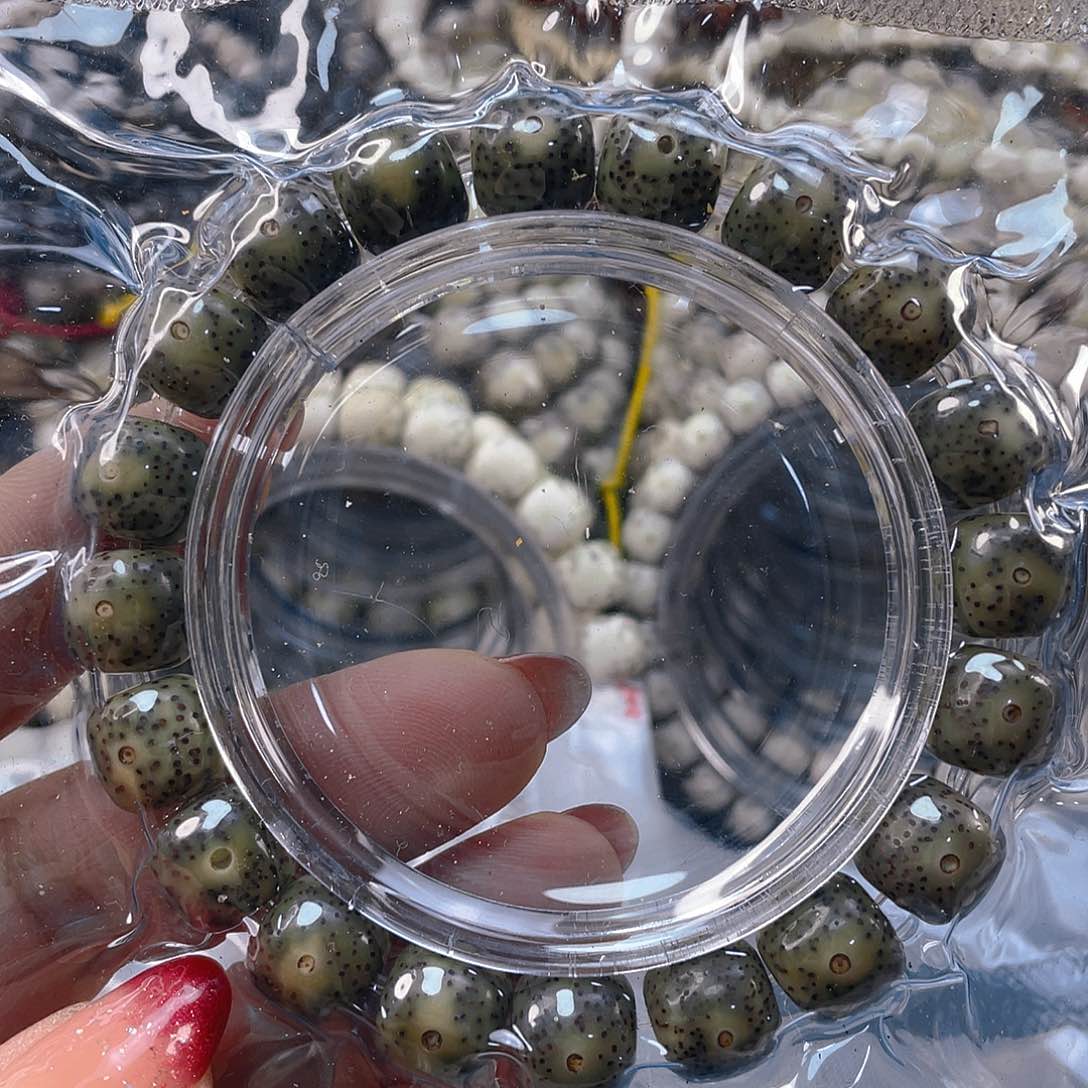 星月菩提手串石玉料绿幽灵手串尺寸10/9