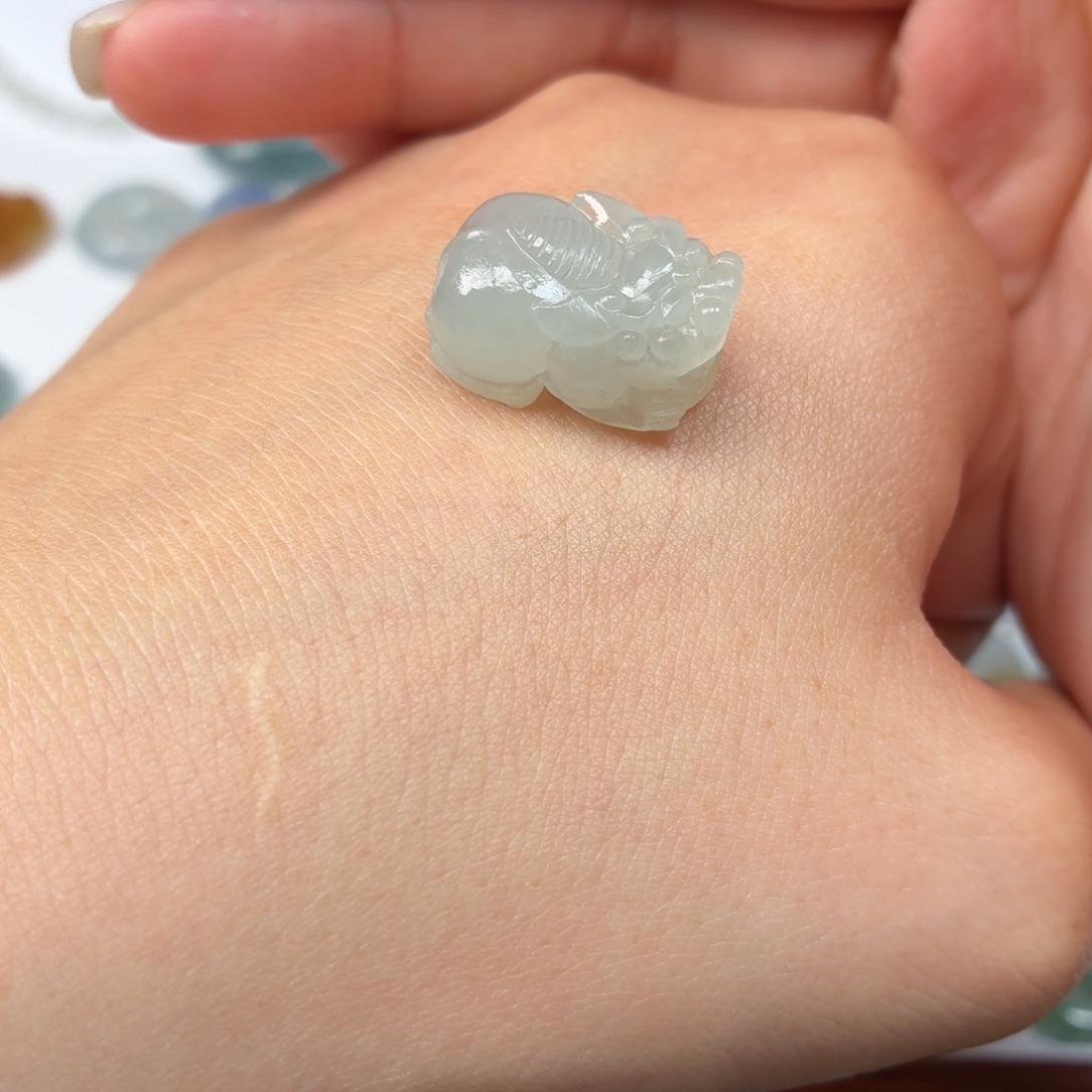 定制翡翠未镶嵌貔貅