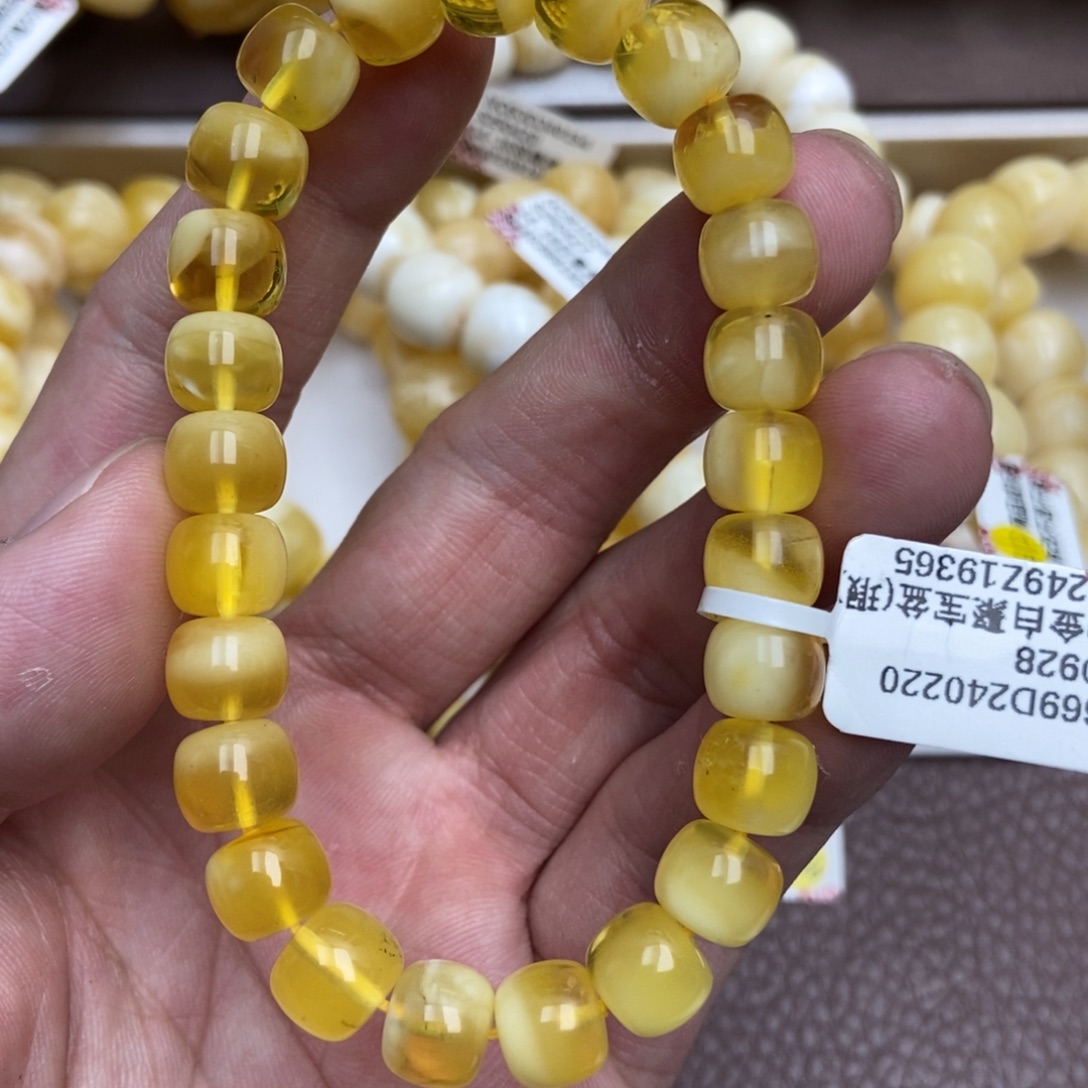 琥珀未镶嵌珠宝奇石16