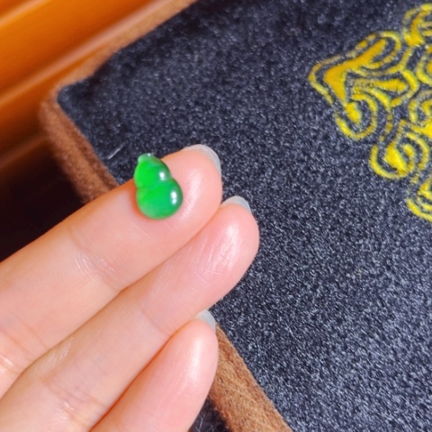 定制翡翠未镶嵌天然翡翠葫芦