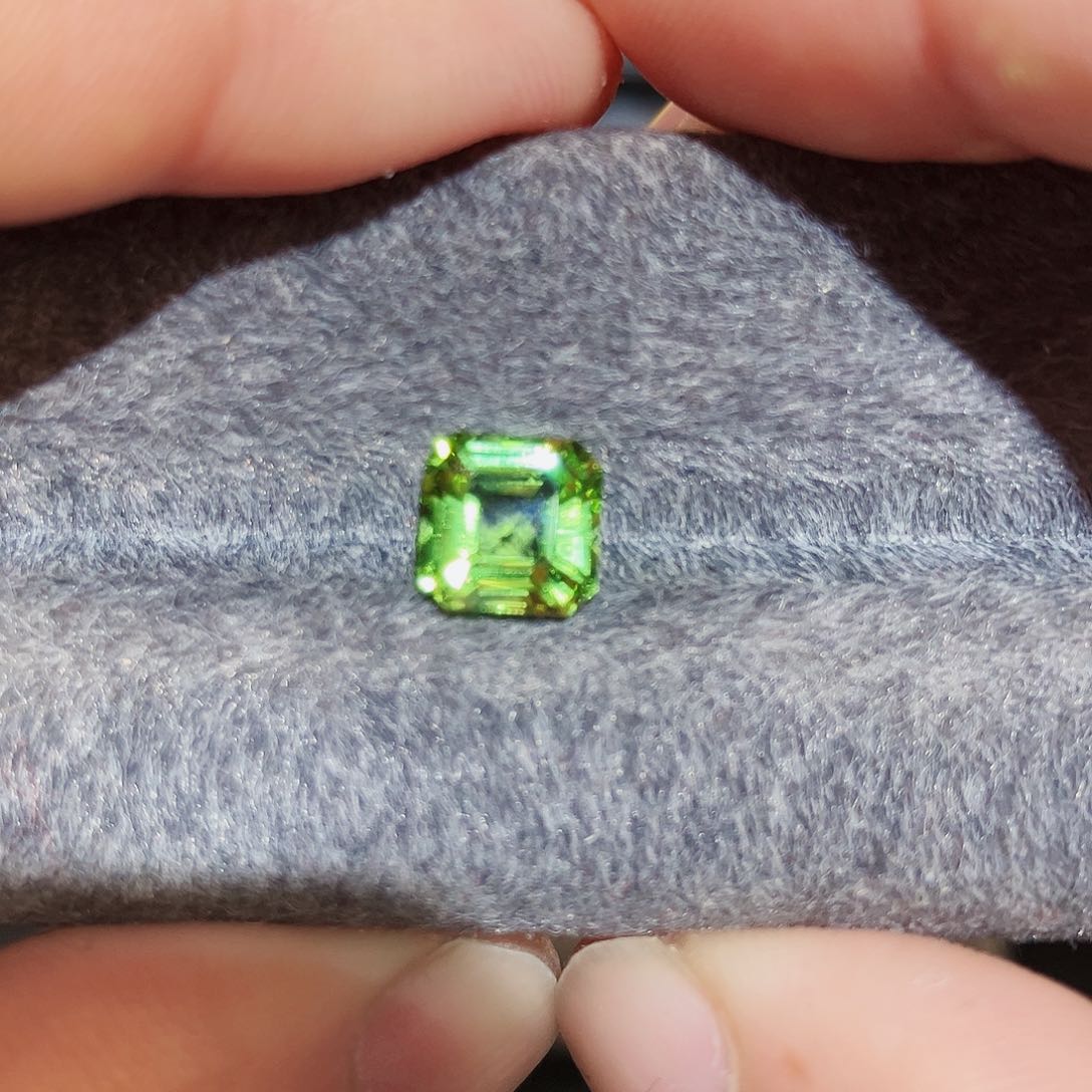 橄榄石裸石未镶嵌1.83克拉