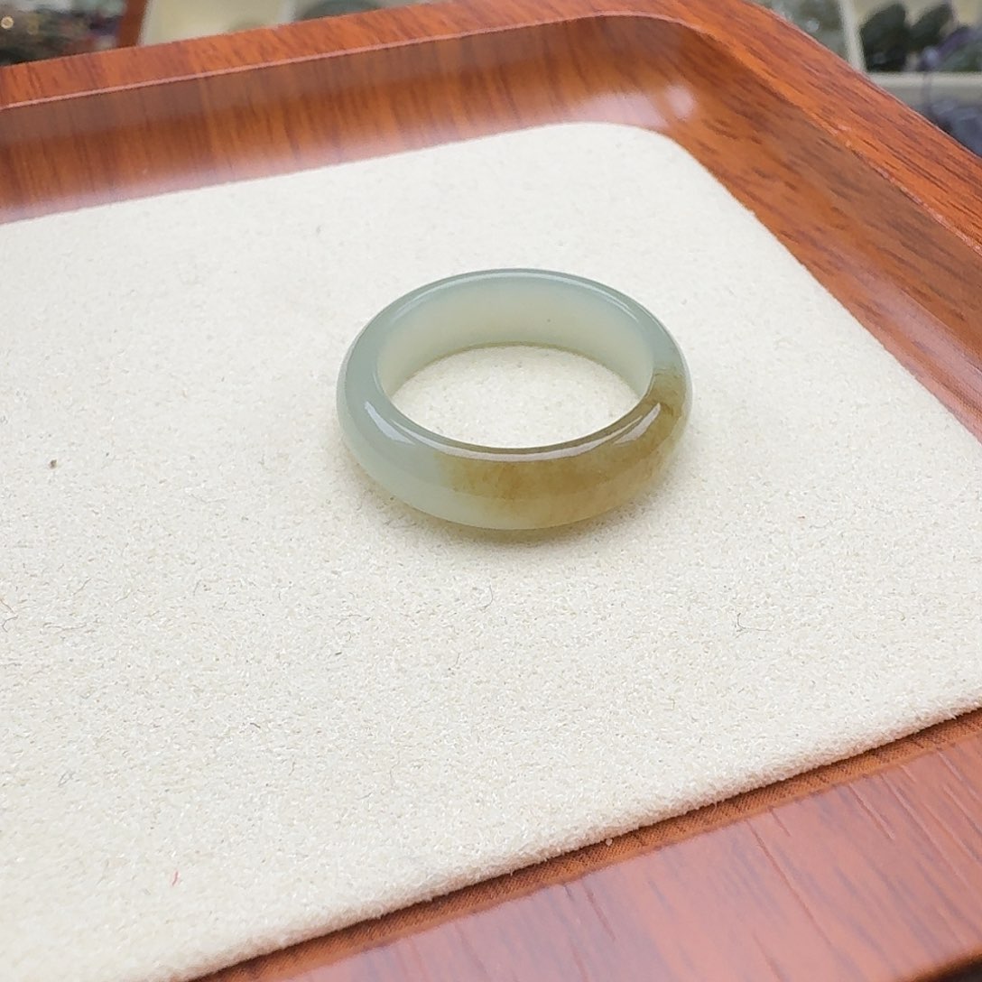 和田玉戒指未镶嵌石***头