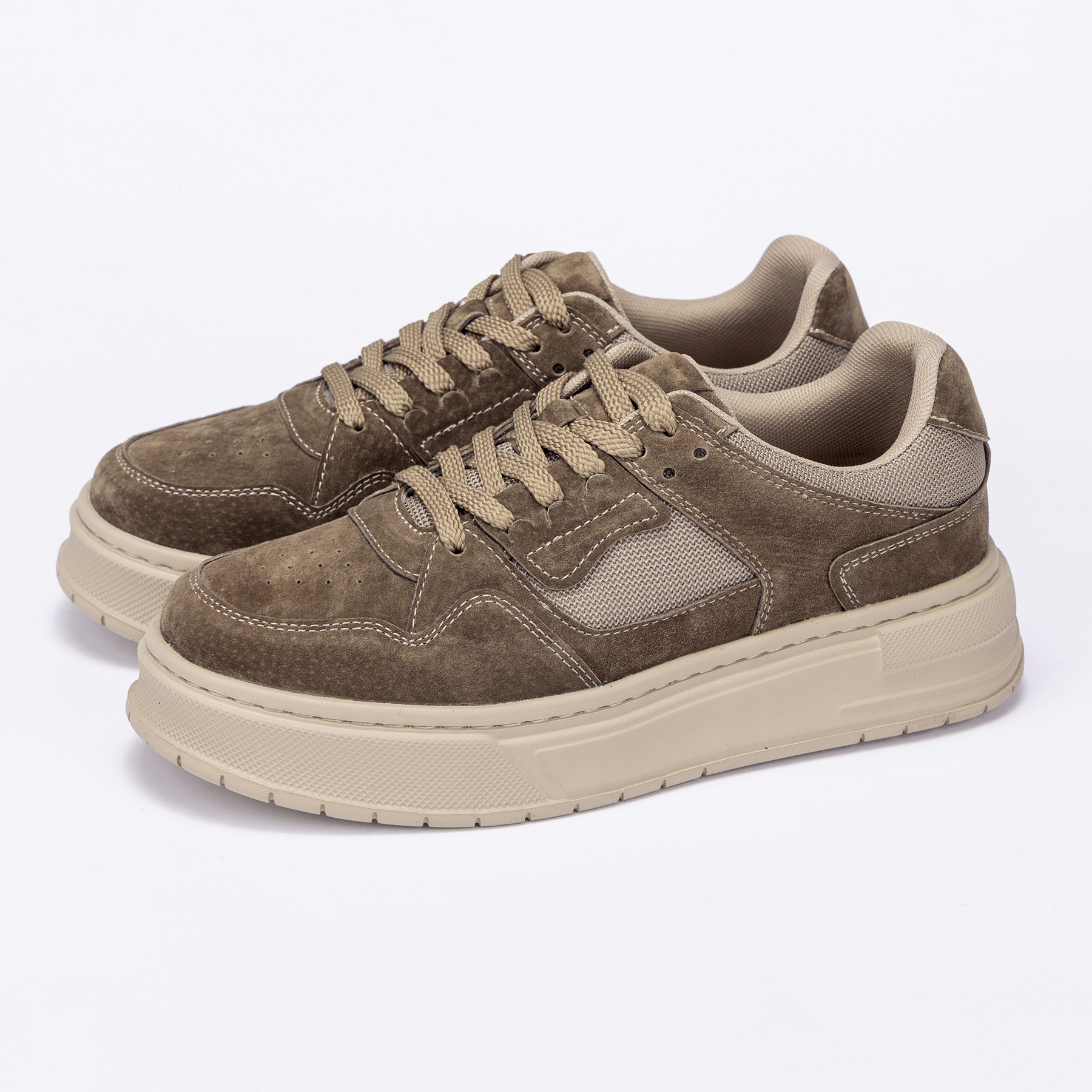 板鞋低帮2025秋冬新款爆款潮流韩版休闲时尚百搭休闲品质真皮鞋子