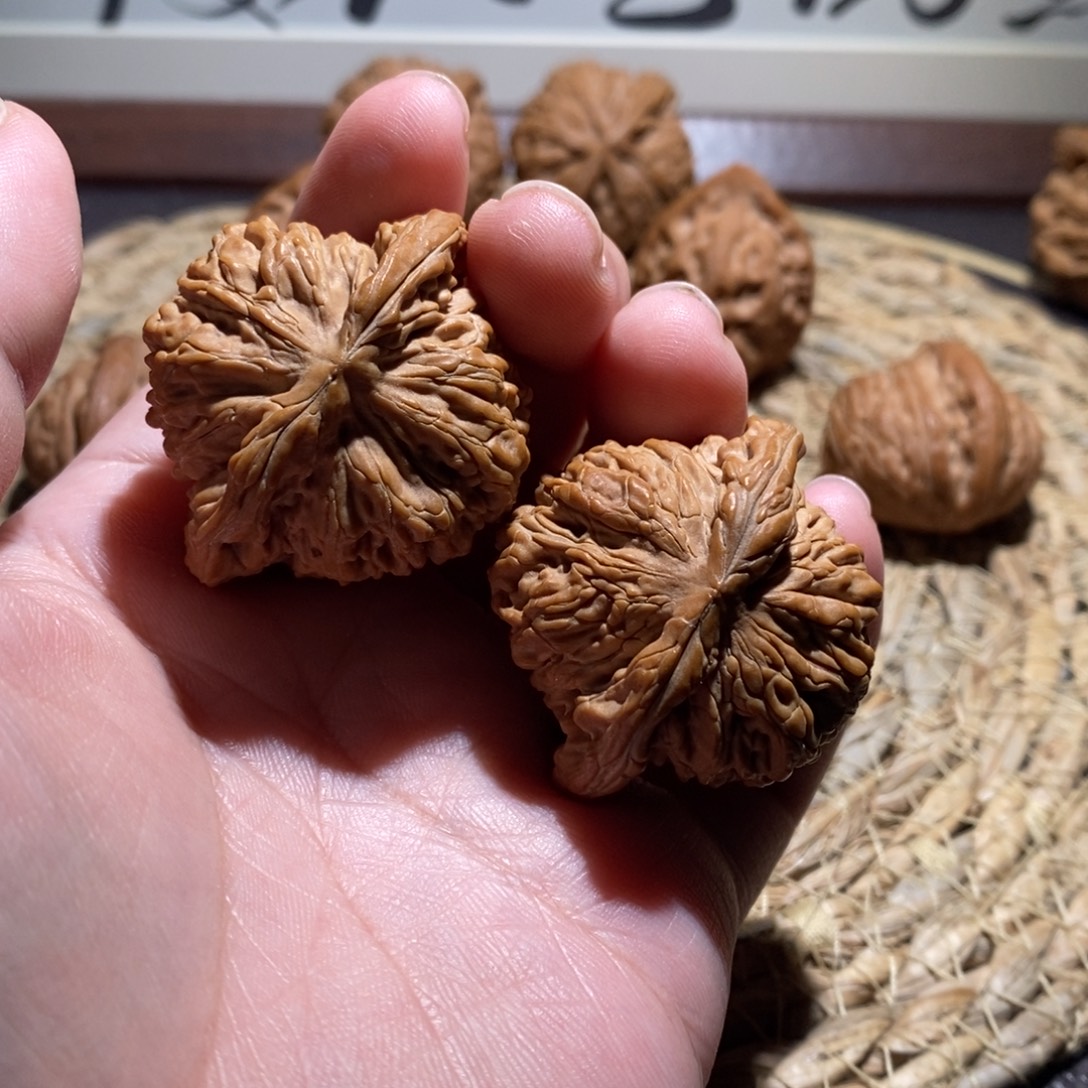 燕***房桃核吊坠41汉高楼