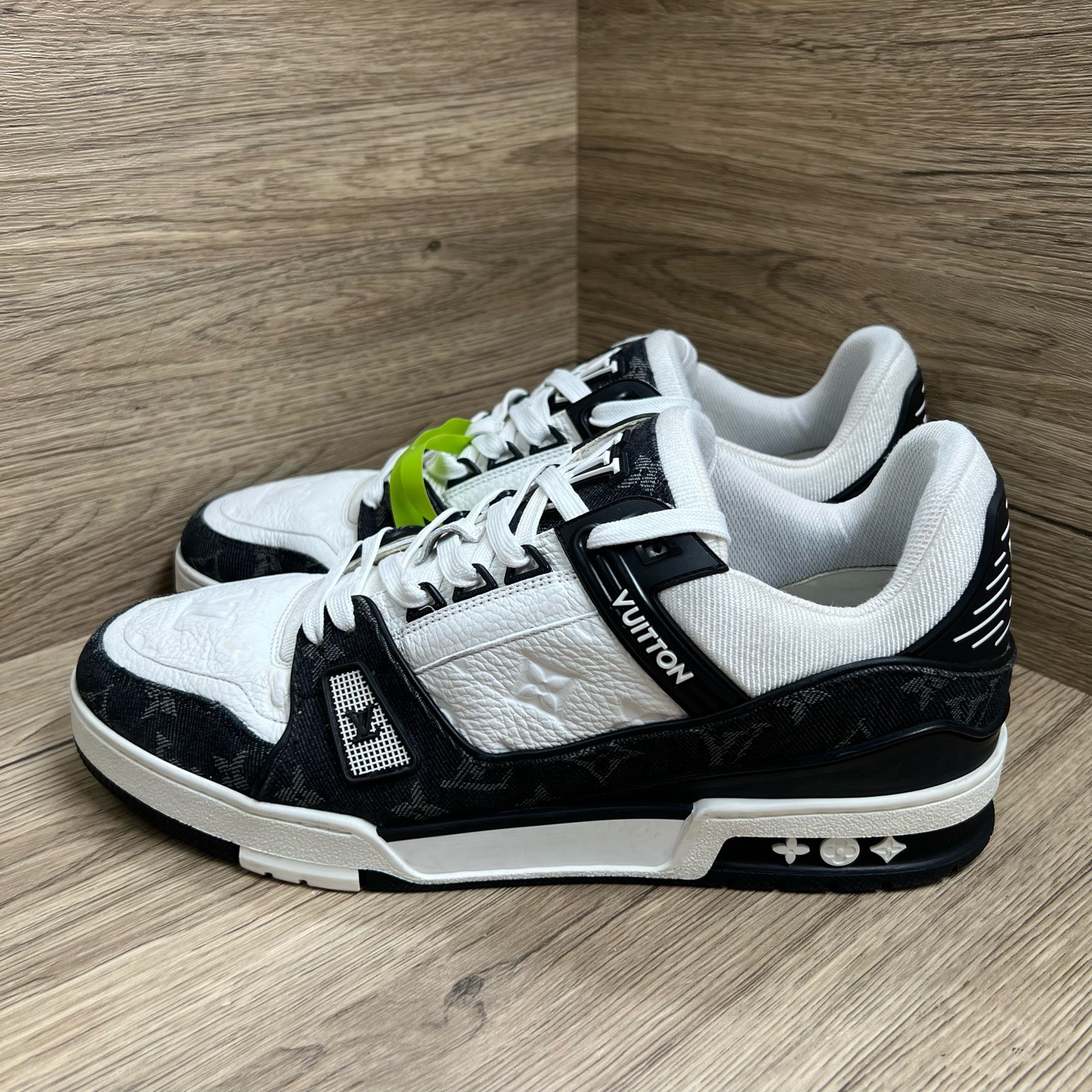 95新 LouisVuitton/路易威登 Trainer 黑白牛仔板鞋 43码