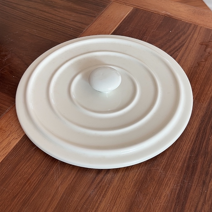 微瑕，不能明火，内口径18盖子，外21厘米