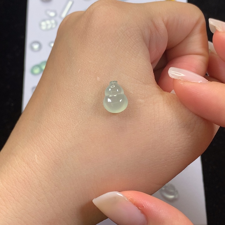 翡翠裸石天然缅甸绿葫芦