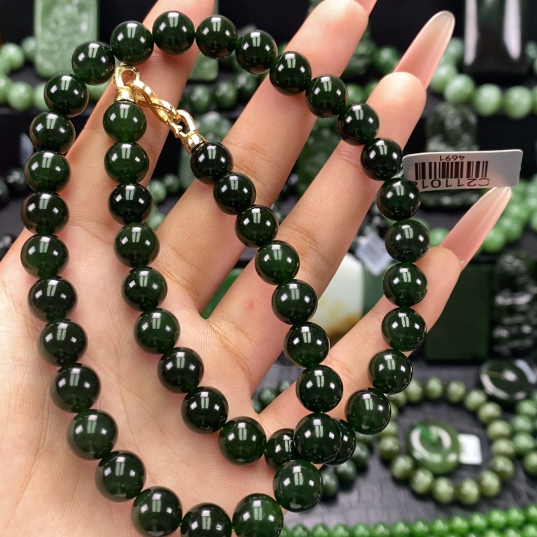 和田玉（碧玉）未镶嵌珠宝奇石